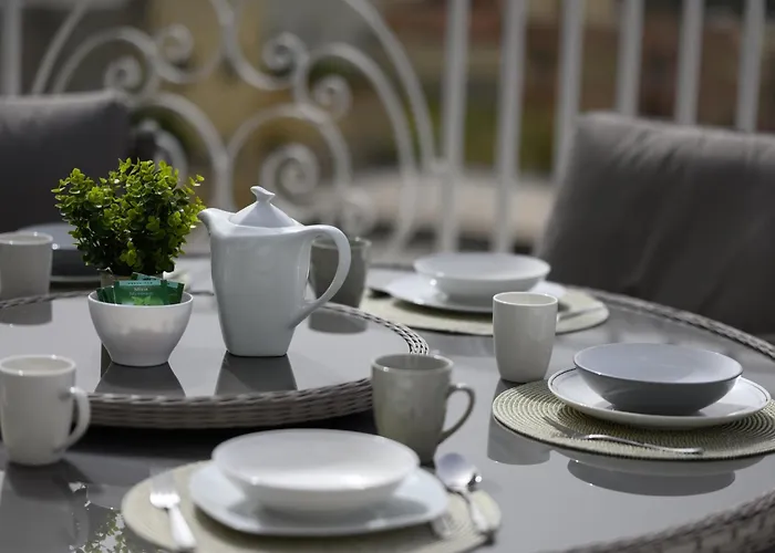 Апартаменты Breathtaking Penthouse Crimson Court B