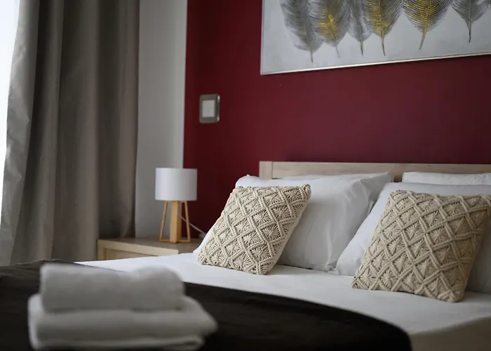 Апартаменты Breathtaking Penthouse Crimson Court B *