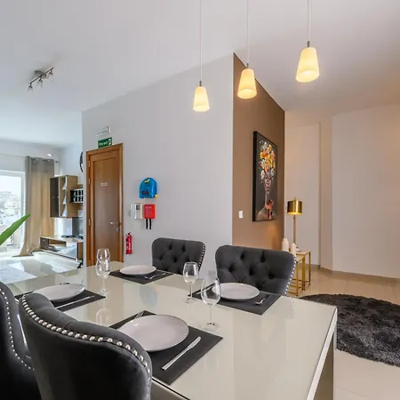 Apartment Breathtaking Penthouse Crimson Court B