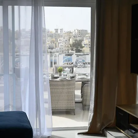 Апартаменты Breathtaking Penthouse Crimson Court B *