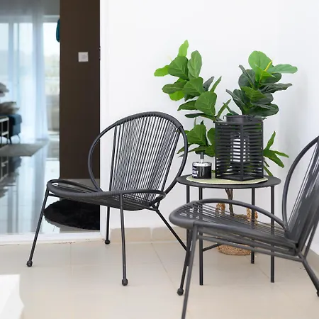 Breathtaking Penthouse Crimson Court B