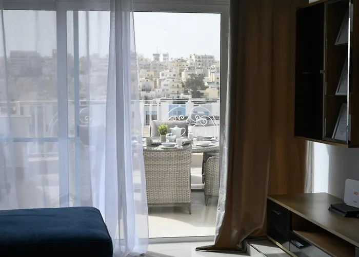 아파트 Breathtaking Penthouse Crimson Court B *